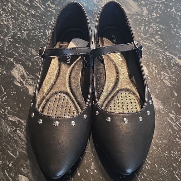 BRAND NEW MADDEN GIRL STUDDED WOMEN'S FLAT G1 - Picture 2 of 16